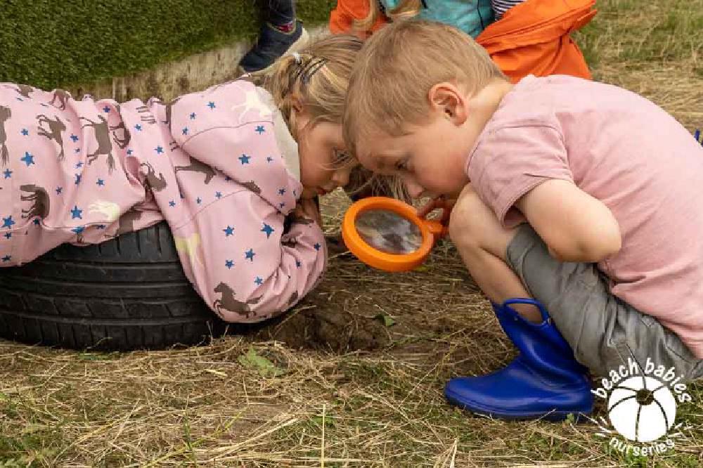 Children discovering nature 2 